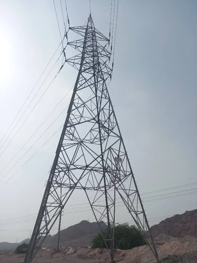 دکل انتقال نیرو در مسیر کوهستانی